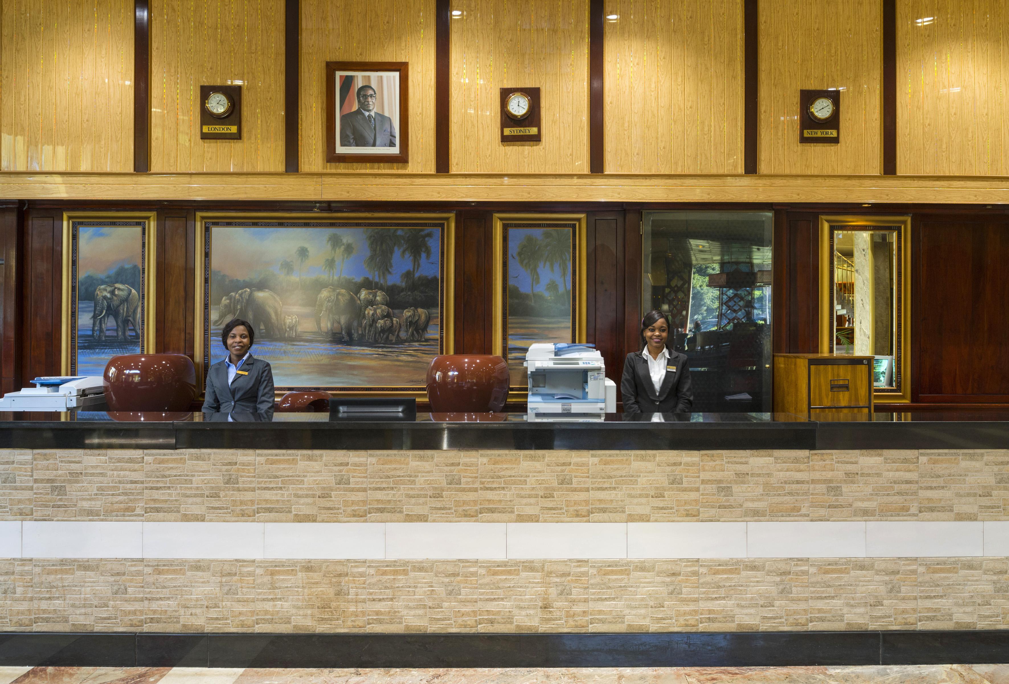 Rainbow Towers Hotel & Conference Centre Harare Buitenkant foto
